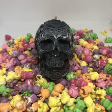 Load image into Gallery viewer, Frootloops Filigree Skull Candle
