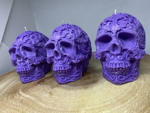 Load image into Gallery viewer, Clove &amp; Sandalwood Filigree Skull Candle
