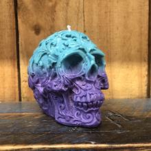 Load image into Gallery viewer, Aronia Berry &amp; Hempseed Filigree Skull Candle