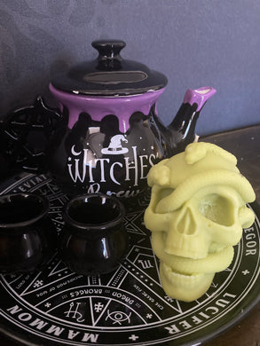 Oriental Myrrh & Musk Medusa Snake Skull Candle