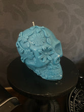 Load image into Gallery viewer, Aronia Berry &amp; Hempseed Day of Dead Skull Candle