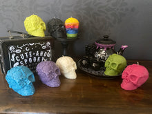 Load image into Gallery viewer, Aronia Berry &amp; Hempseed Day of Dead Skull Candle