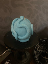 Load image into Gallery viewer, Japanese Honeysuckle Medusa Snake Skull Candle