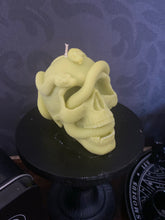 Load image into Gallery viewer, Dark Crystal Medusa Snake Skull Candle